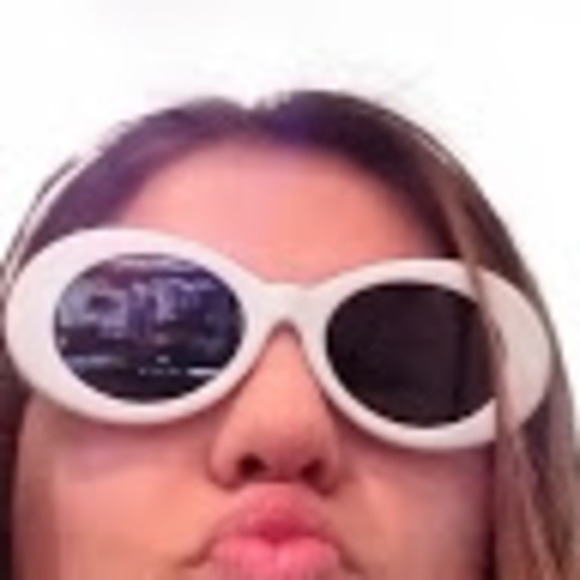 Meet your Posher, Kadrian - Picture 1 of 1